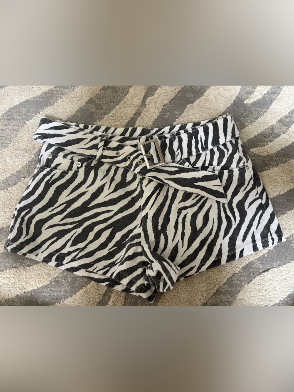 Le Lis Zebra Print High-Waist Shorts in Black and White